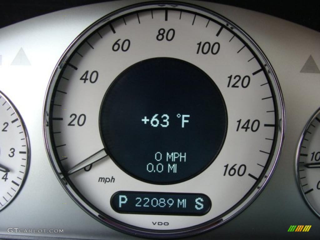 2008 E 350 4Matic Sedan - Arctic White / Black photo #11