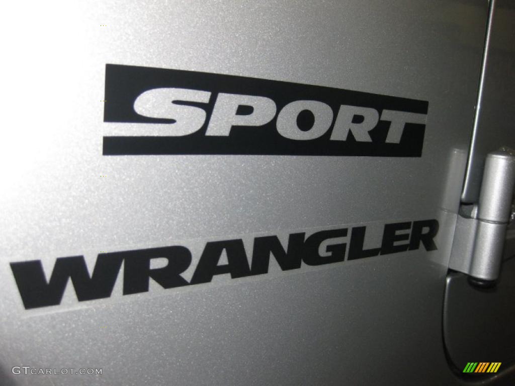 2010 Wrangler Sport 4x4 - Bright Silver Metallic / Dark Slate Gray/Medium Slate Gray photo #7
