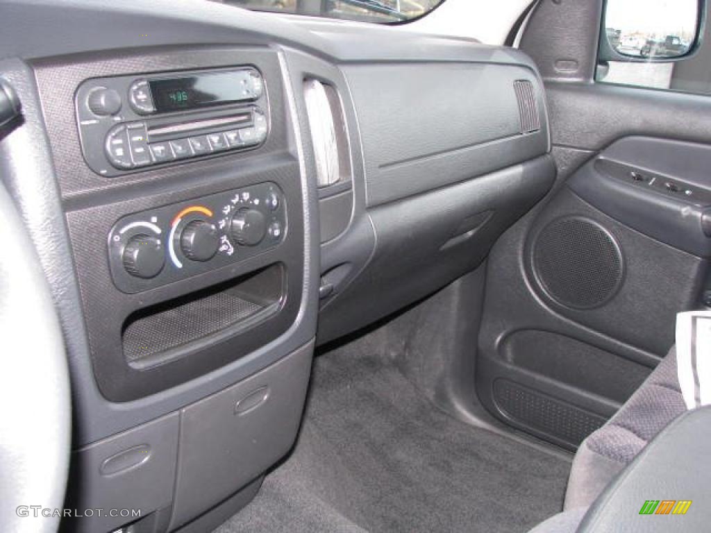 2005 Ram 1500 SLT Quad Cab 4x4 - Bright Silver Metallic / Dark Slate Gray photo #15