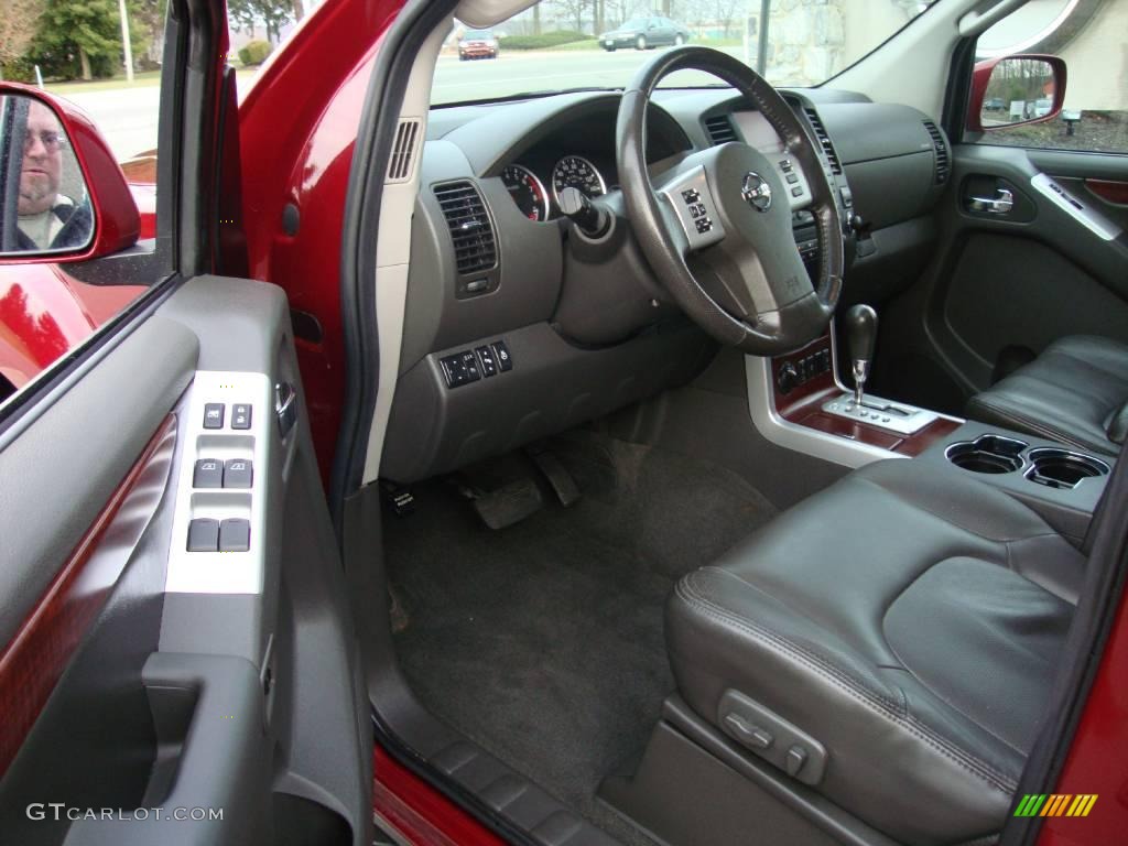 2008 Pathfinder LE V8 4x4 - Red Brawn / Graphite photo #11