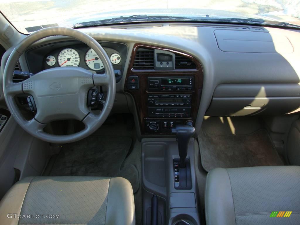 2001 Pathfinder LE 4x4 - Sahara Beige Metallic / Beige photo #17