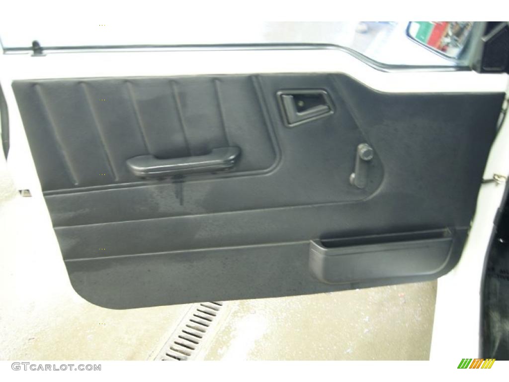 1997 Tracker Soft Top 4x4 - White / Dark Charcoal photo #12