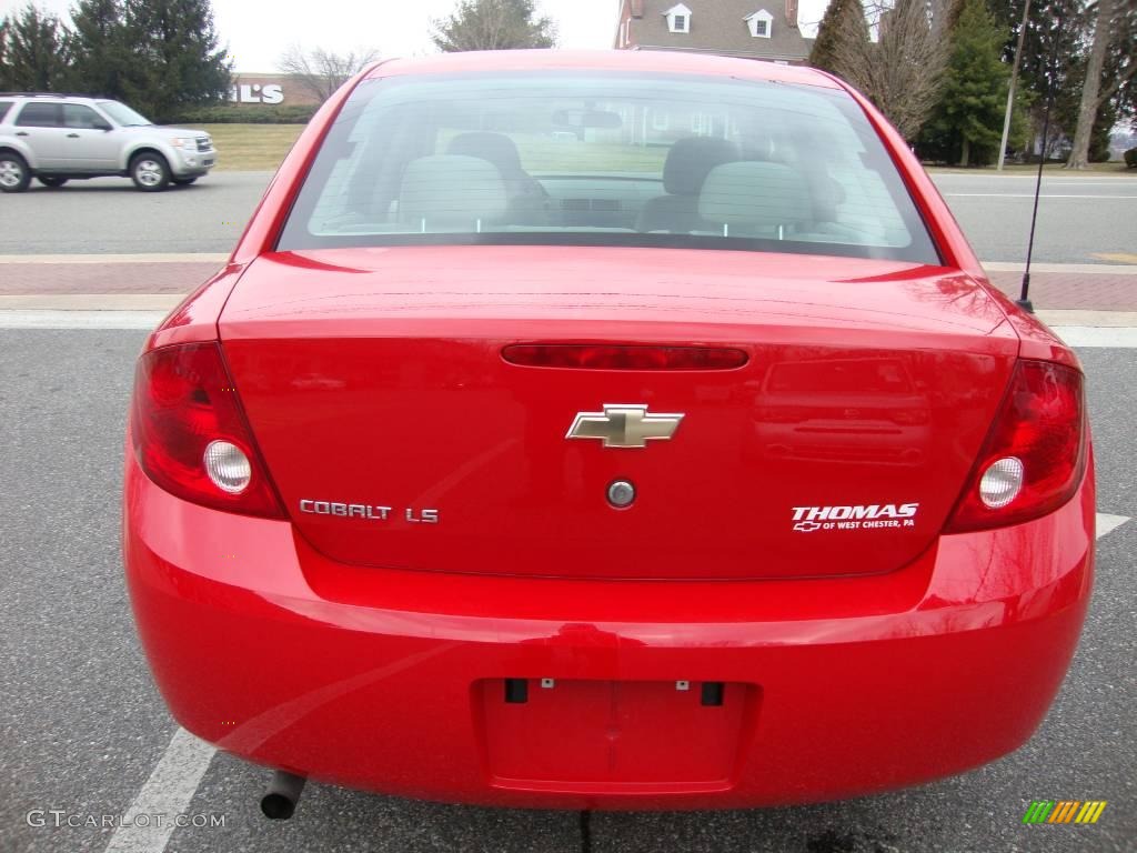 2007 Cobalt LS Sedan - Victory Red / Gray photo #7