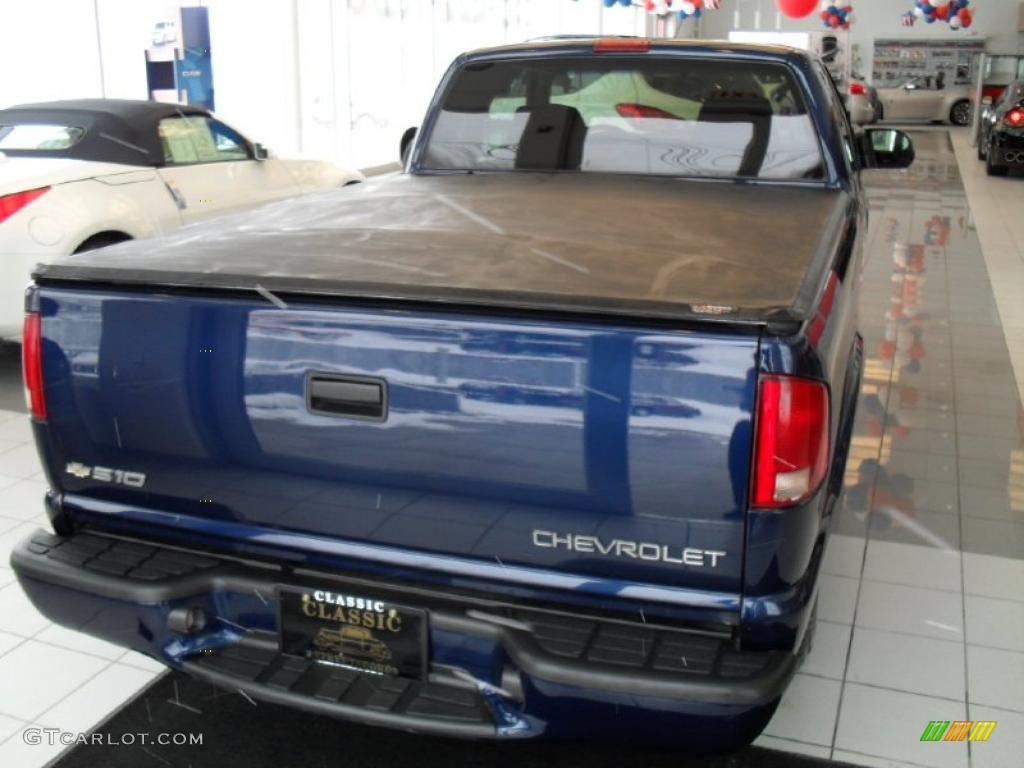 2003 S10 LS Extended Cab - Indigo Blue Metallic / Medium Gray photo #4