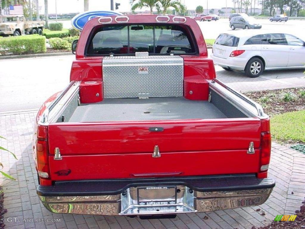 2007 F550 Super Duty Lariat Crew Cab Dually - Red / Tan photo #5