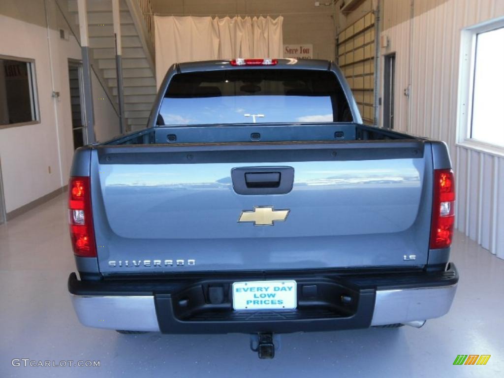 2008 Silverado 1500 LS Crew Cab - Blue Granite Metallic / Light Titanium/Dark Titanium photo #3