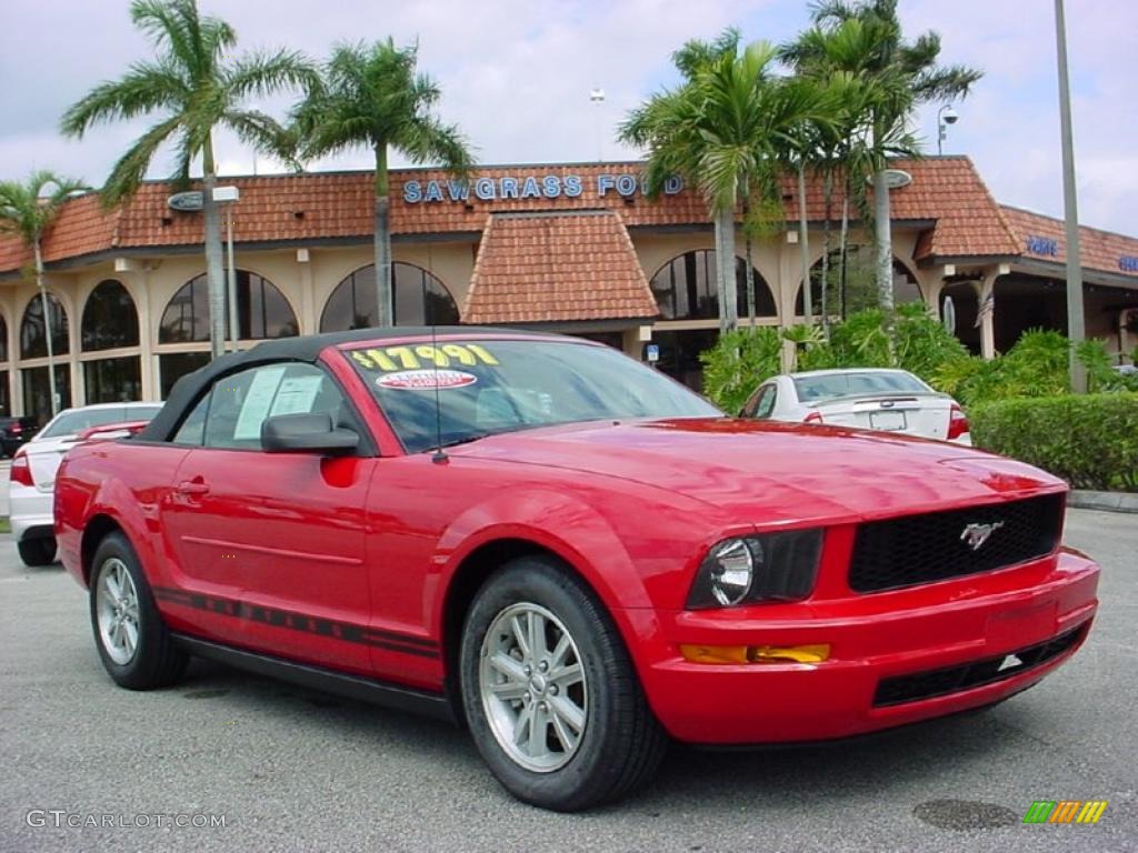 2006 Mustang V6 Deluxe Convertible - Torch Red / Light Graphite photo #1