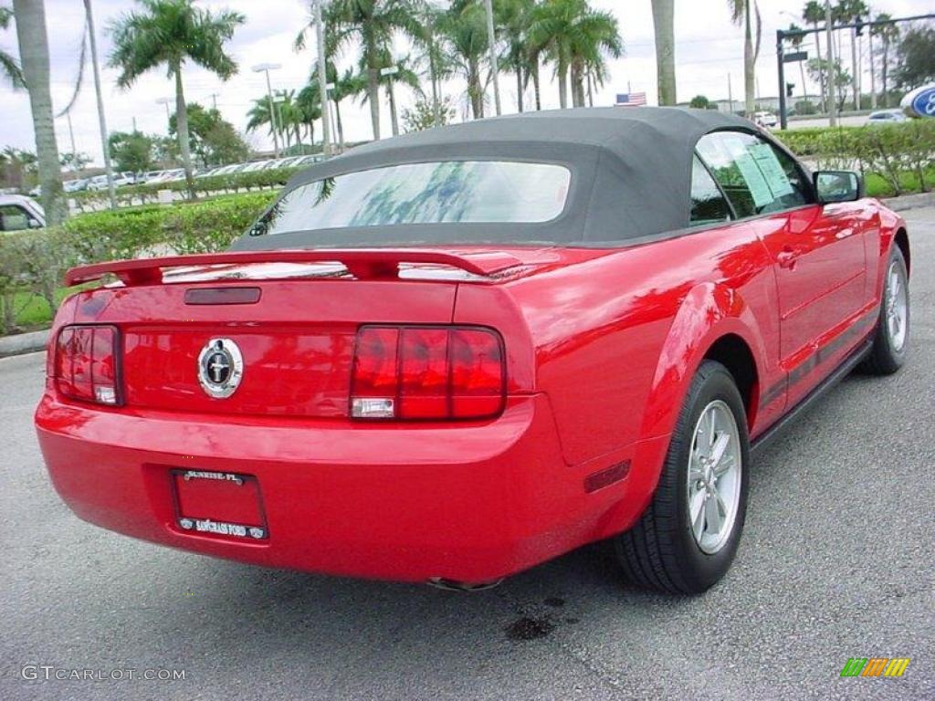 2006 Mustang V6 Deluxe Convertible - Torch Red / Light Graphite photo #3