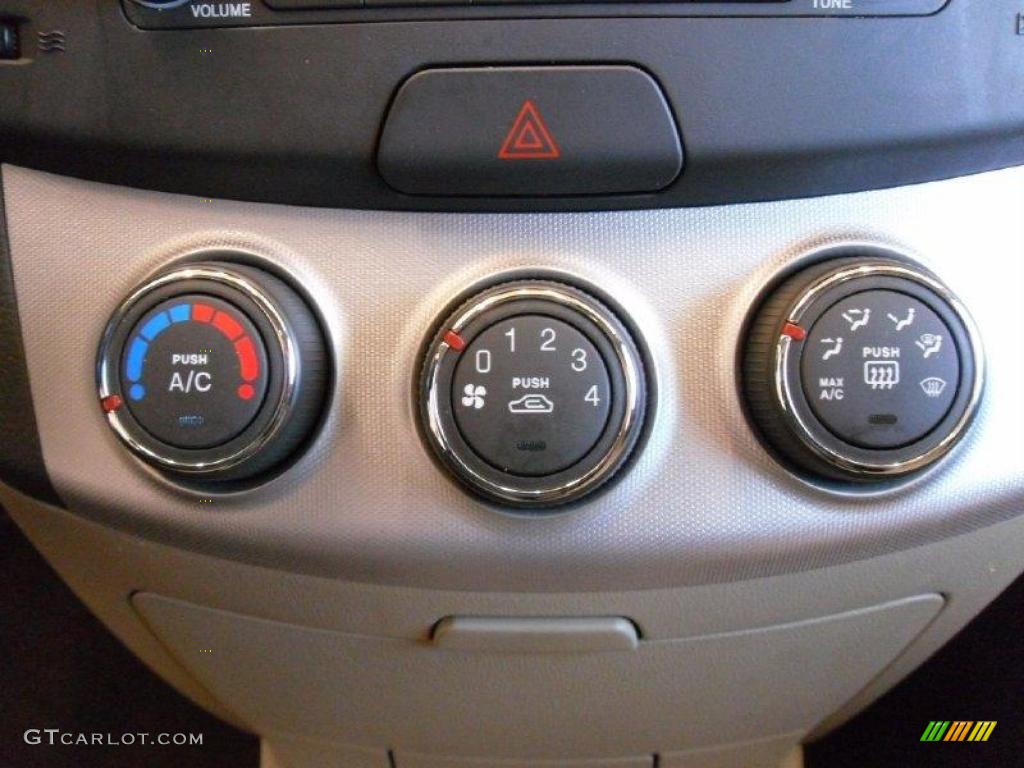 2009 Elantra SE Sedan - Captiva White / Beige photo #14