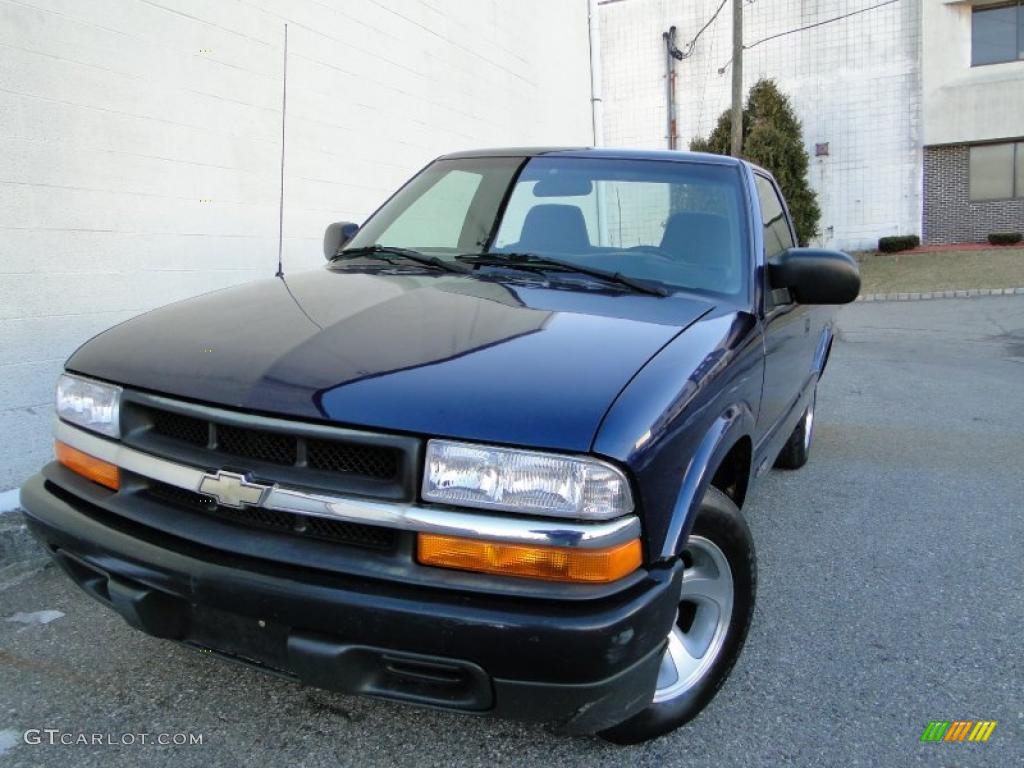 2000 S10 Regular Cab - Indigo Blue Metallic / Graphite photo #1