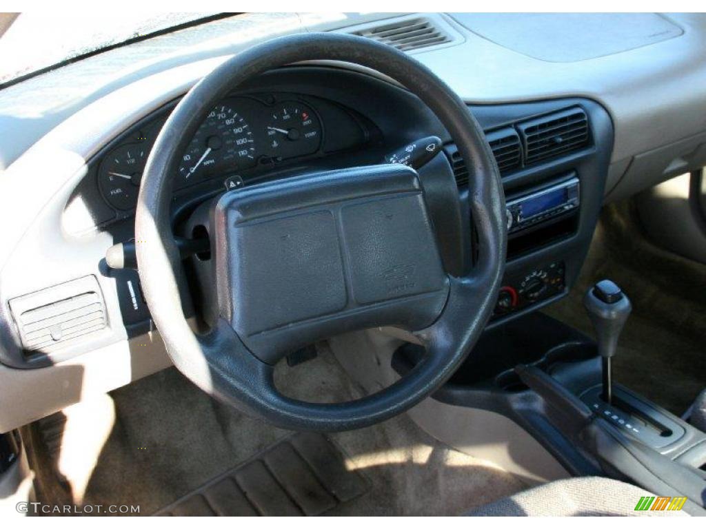 2001 Cavalier Coupe - Bright Red / Medium Gray photo #9
