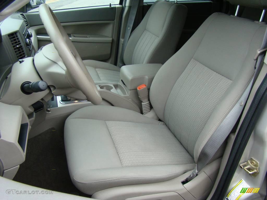 2007 Grand Cherokee Laredo 4x4 - Light Graystone Pearl / Khaki photo #5