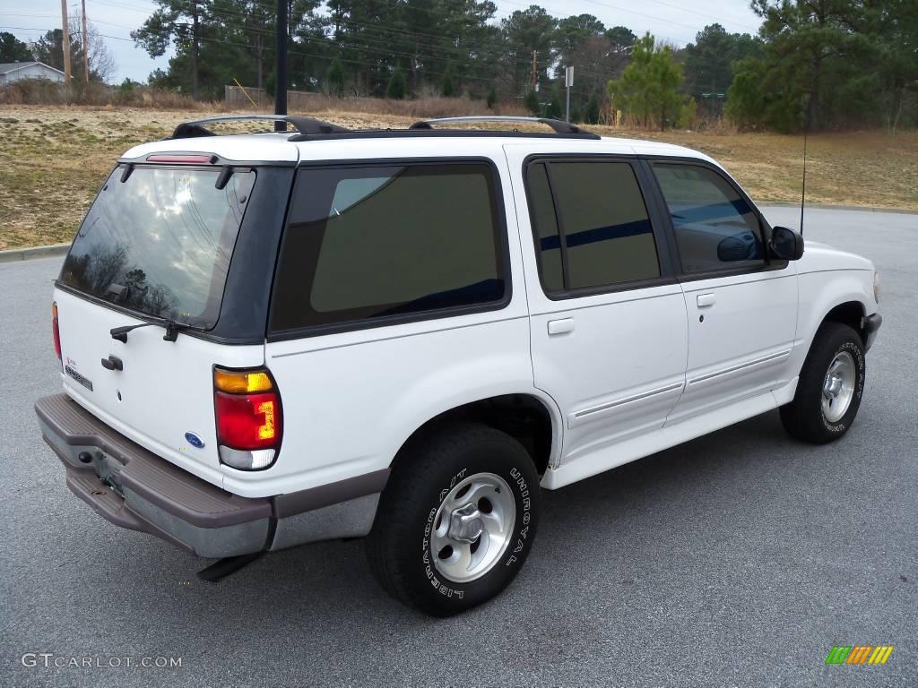 1997 Explorer XLT 4x4 - Oxford White / Medium Graphite photo #10