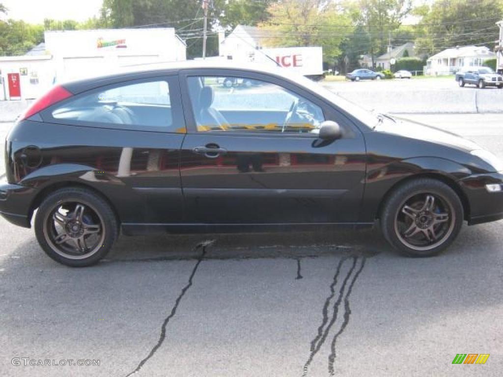 2003 Focus ZX3 Coupe - Pitch Black / Black photo #7