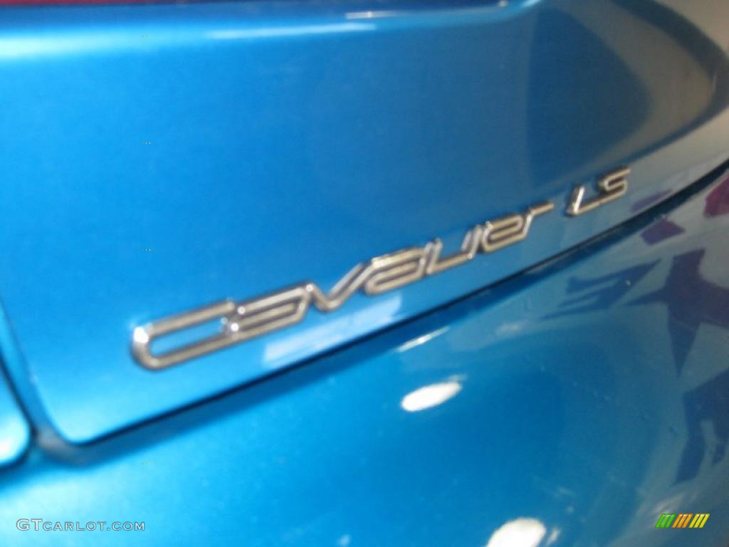 1996 Cavalier LS Convertible - Medium Bright Blue Metallic / Dark Gray photo #3