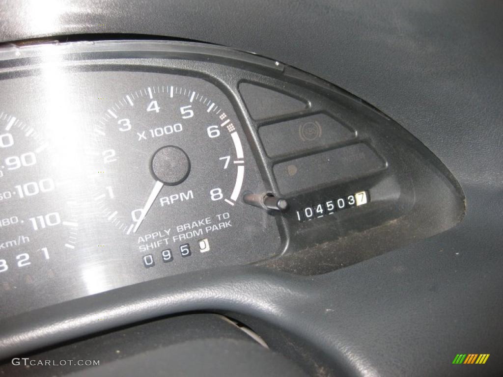 1996 Cavalier LS Convertible - Medium Bright Blue Metallic / Dark Gray photo #13