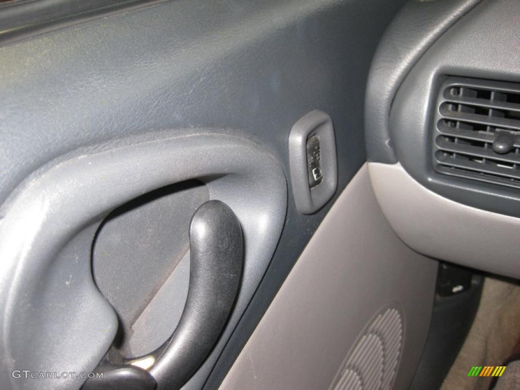1996 Cavalier LS Convertible - Medium Bright Blue Metallic / Dark Gray photo #15