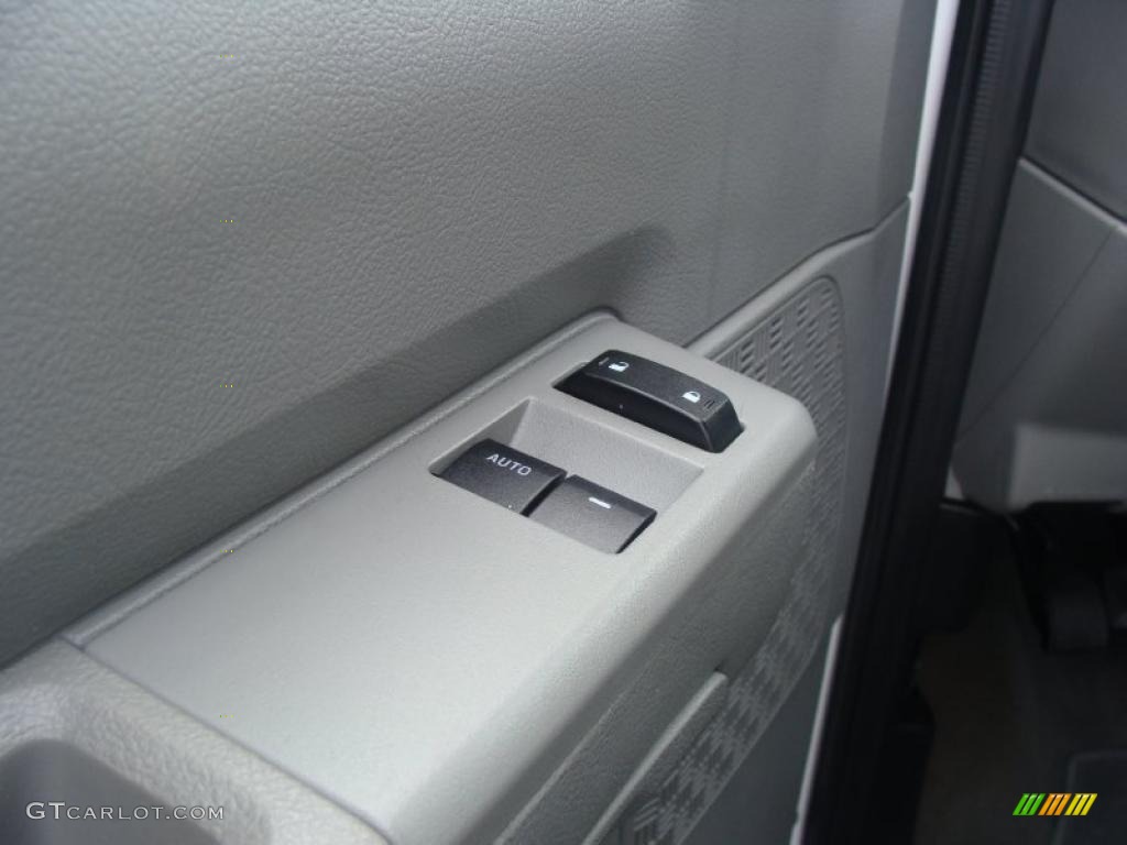 2009 E Series Van E350 Super Duty XLT Extended Passenger - Oxford White / Medium Flint photo #13