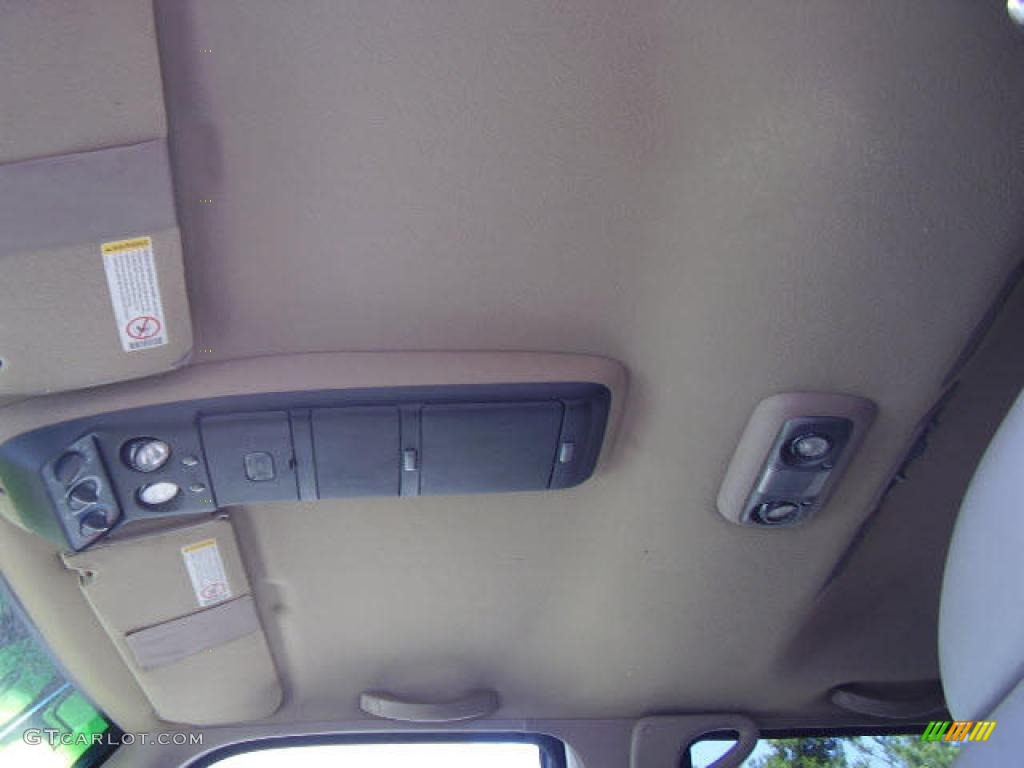 1999 Suburban K1500 LT 4x4 - Summit White / Neutral photo #12