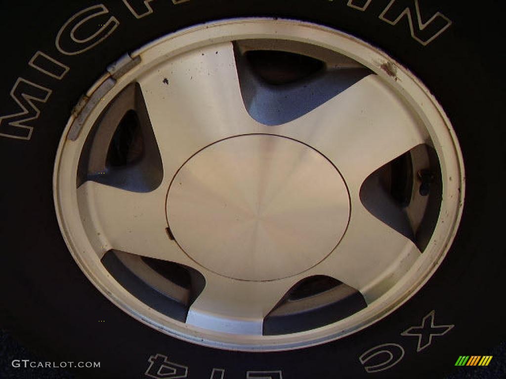 1999 Suburban K1500 LT 4x4 - Summit White / Neutral photo #18