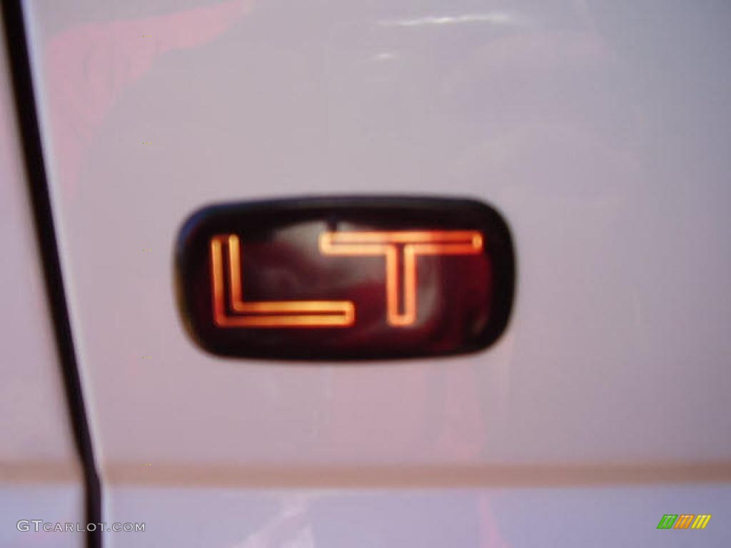 1999 Suburban K1500 LT 4x4 - Summit White / Neutral photo #25