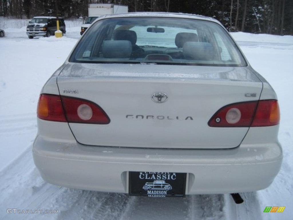 2002 Corolla CE - Sandrift Metallic / Pebble Beige photo #5