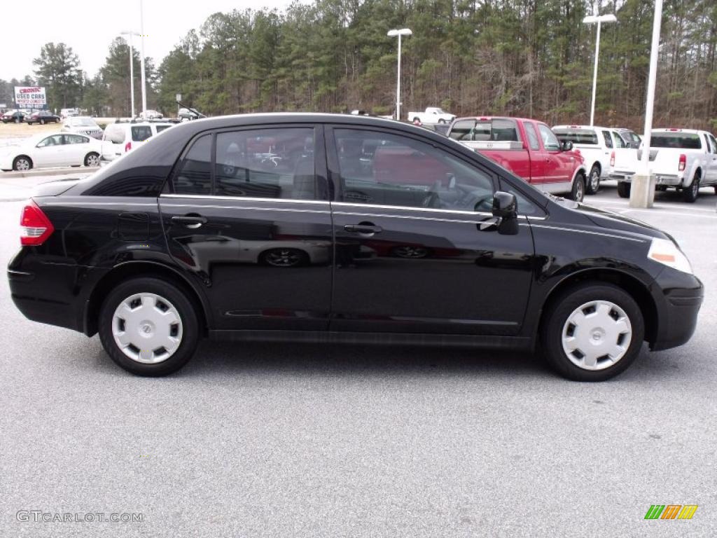 2008 Versa 1.8 S Sedan - Super Black / Beige photo #6