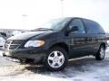 2006 Brilliant Black Dodge Caravan SXT  photo #3