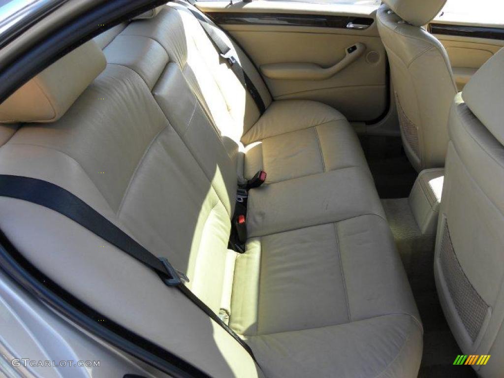 2001 3 Series 330i Sedan - Sahara Beige Metallic / Sand photo #11