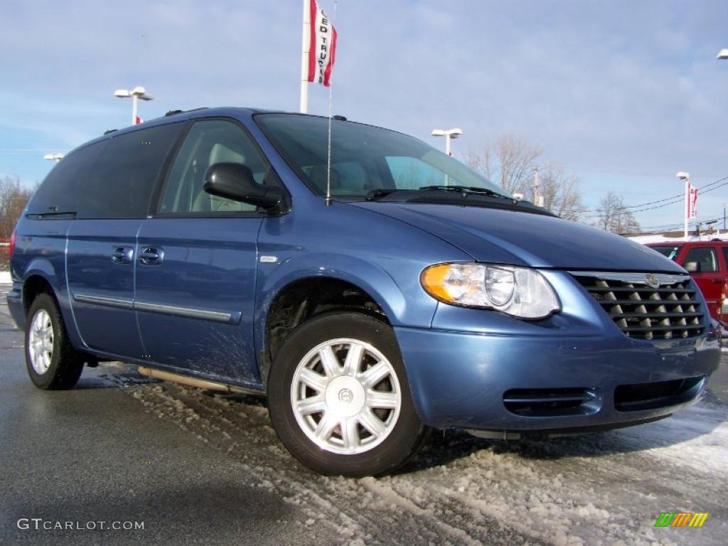 2007 Town & Country Touring - Marine Blue Pearl / Dark Khaki/Light Graystone photo #1