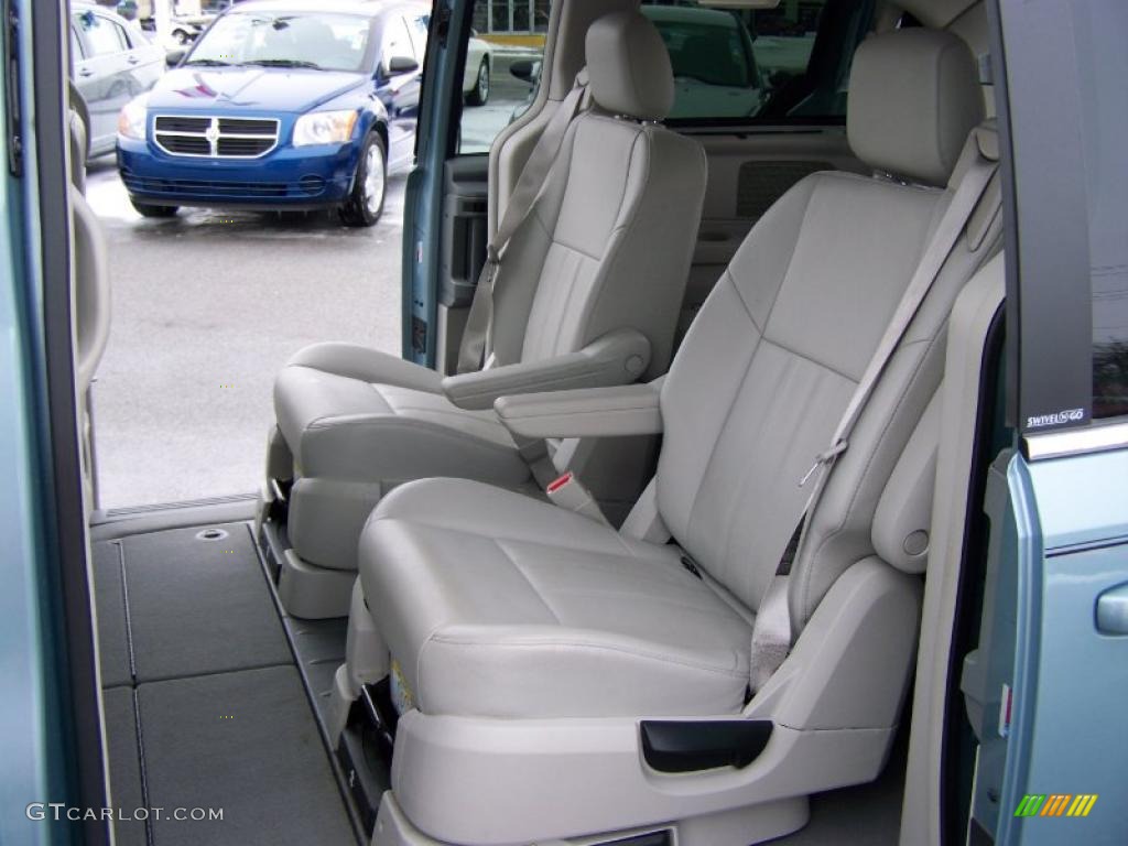 2008 Town & Country Touring - Clearwater Blue Pearlcoat / Medium Slate Gray/Light Shale photo #10