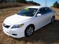 Super White - Camry SE Photo No. 4