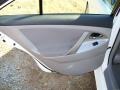 Super White - Camry SE Photo No. 14