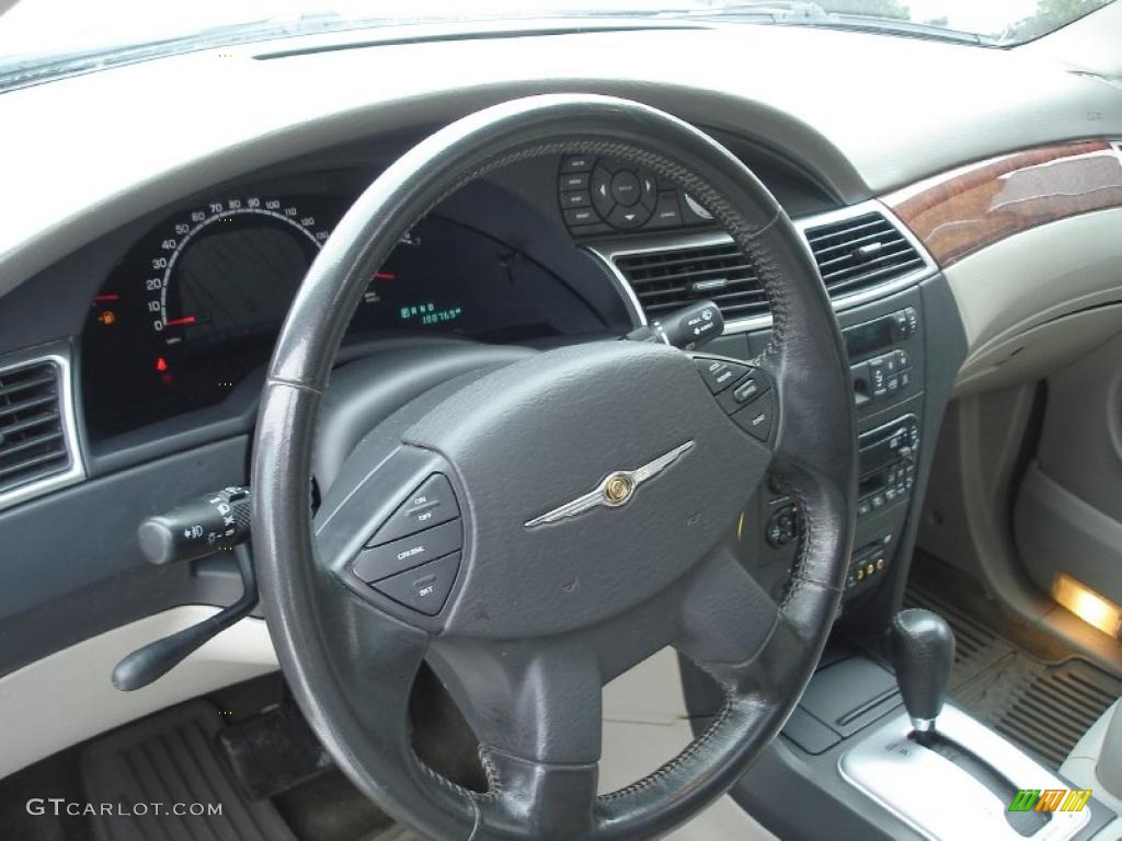 2004 Pacifica AWD - Stone White / Light Taupe photo #18