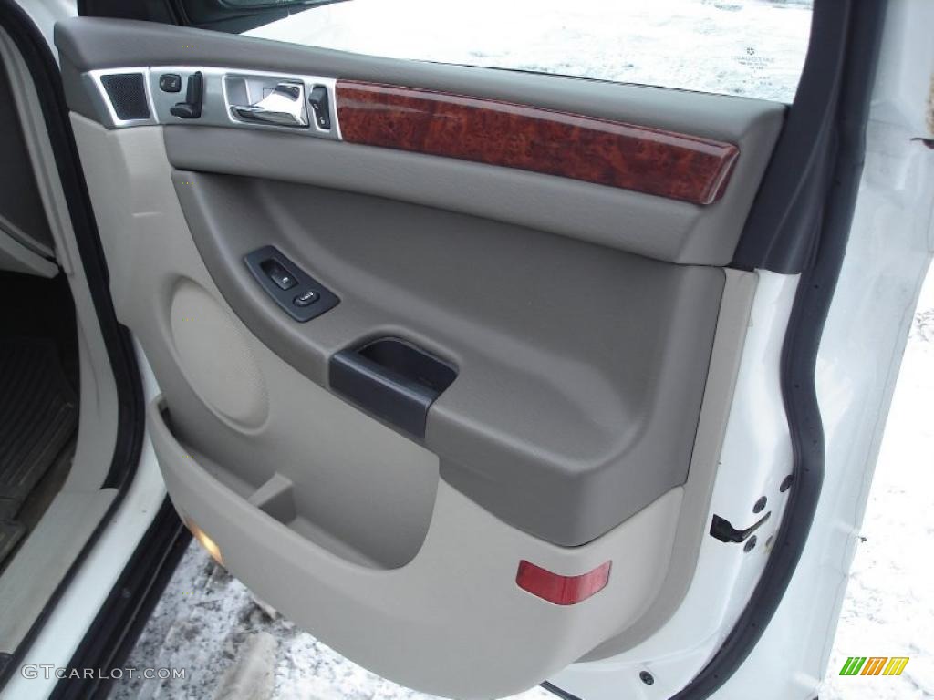 2004 Pacifica AWD - Stone White / Light Taupe photo #32