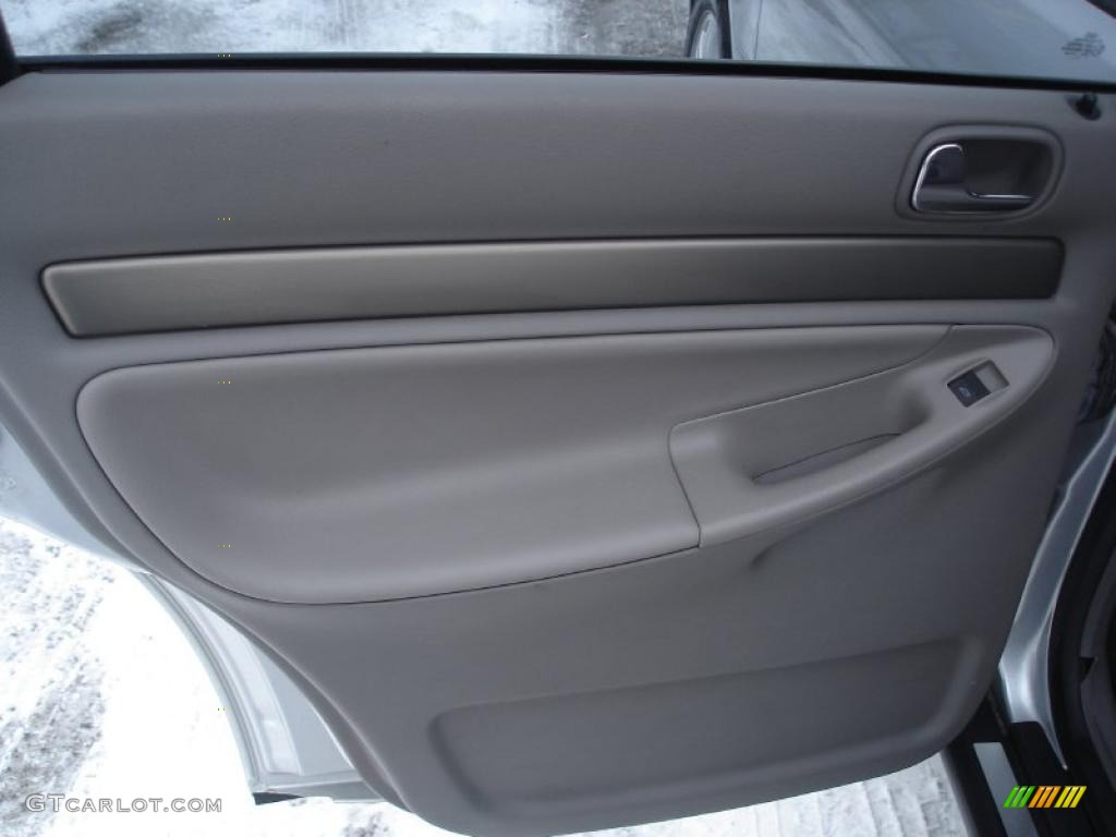 2001 A4 1.8T quattro Sedan - Light Silver Metallic / Opal Grey photo #11