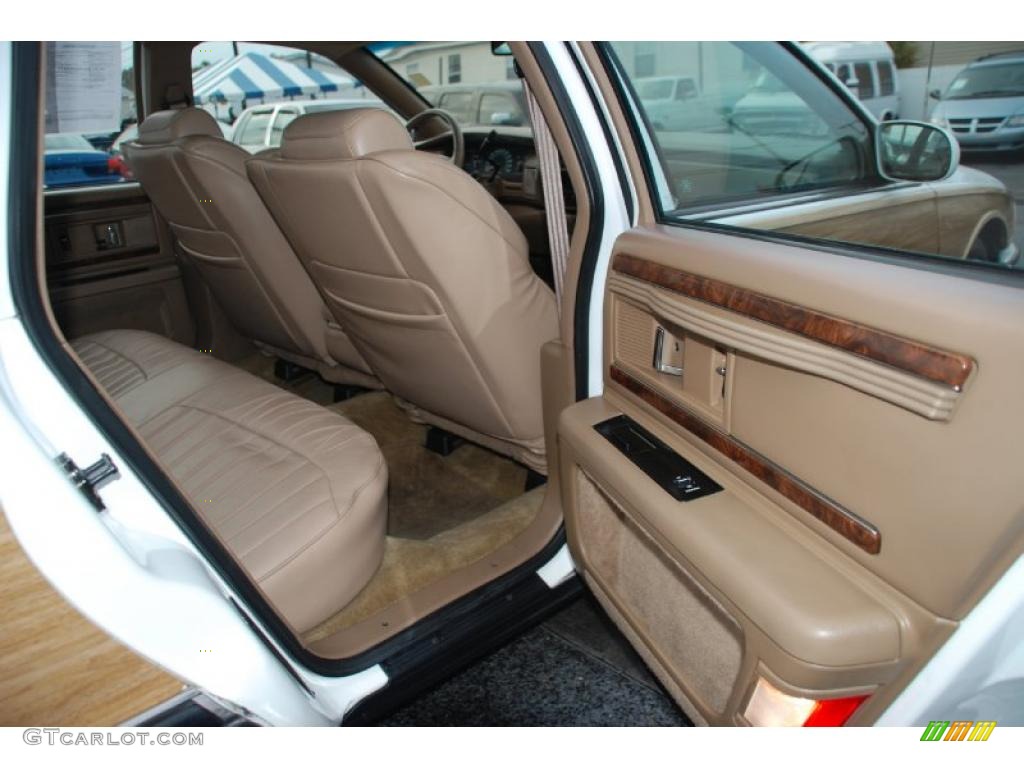 1996 Roadmaster Estate Wagon - Bright White / Beige photo #20