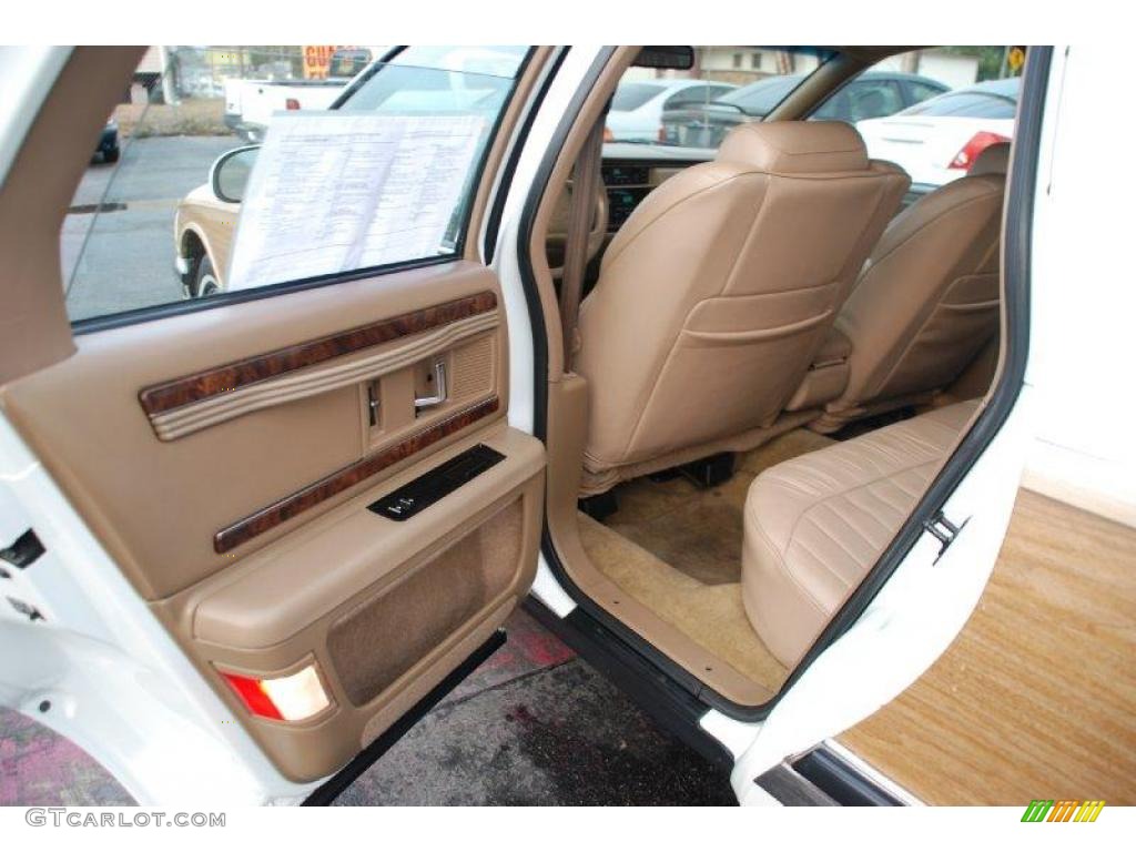 1996 Roadmaster Estate Wagon - Bright White / Beige photo #22
