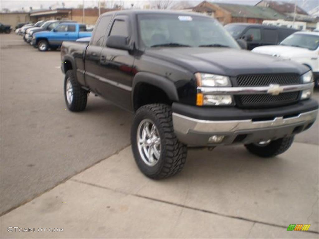 2005 Silverado 1500 LS Extended Cab 4x4 - Black / Medium Gray photo #4