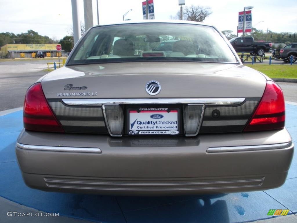 2006 Grand Marquis LS - Arizona Beige Metallic / Medium Light Stone photo #4
