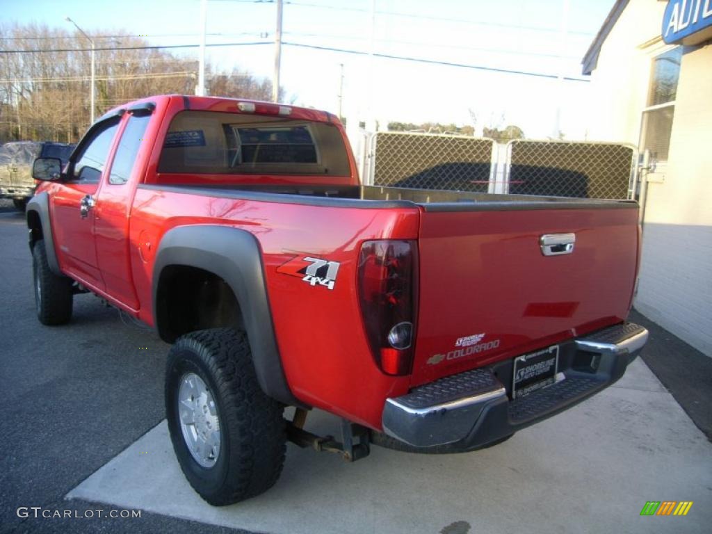 2005 Colorado Z71 Extended Cab 4x4 - Victory Red / Medium Dark Pewter photo #4