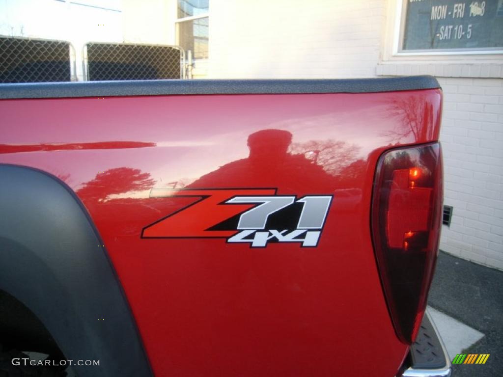 2005 Colorado Z71 Extended Cab 4x4 - Victory Red / Medium Dark Pewter photo #19