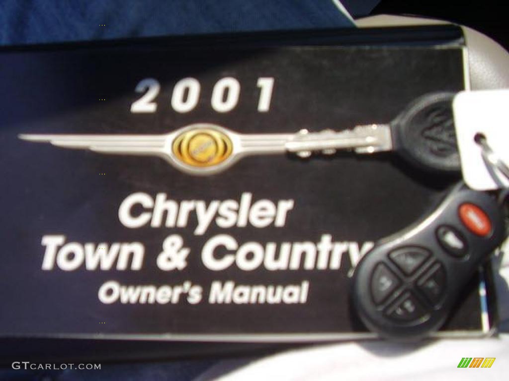2001 Town & Country Limited AWD - Dark Garnet Red Pearl / Taupe photo #10