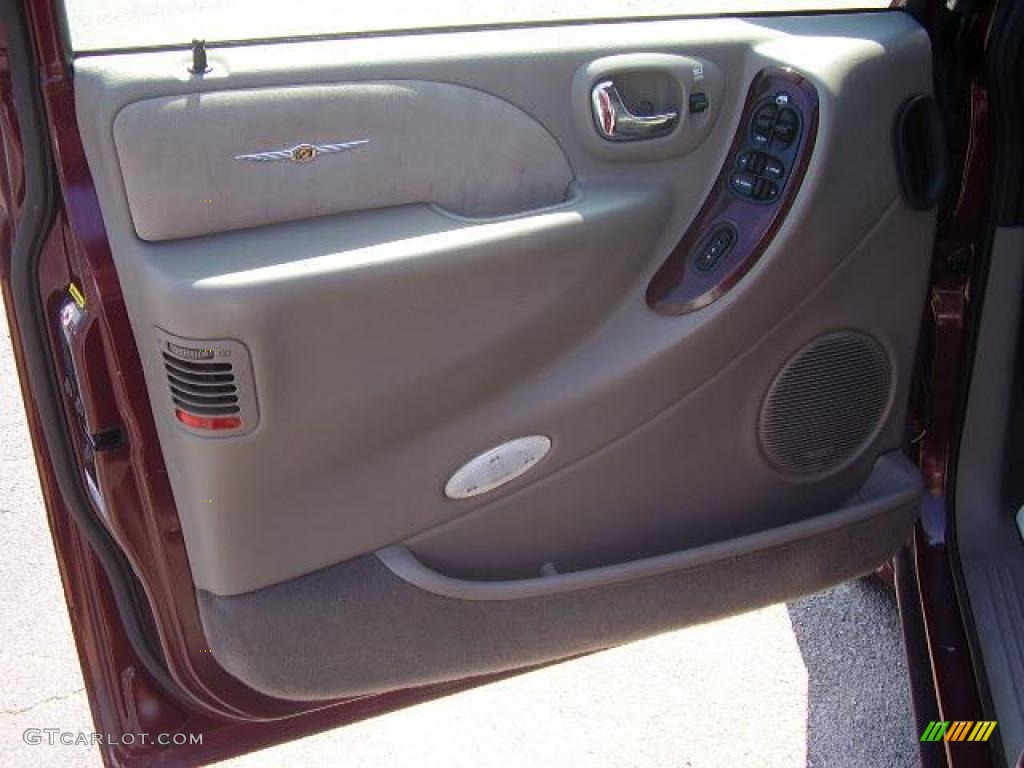 2001 Town & Country Limited AWD - Dark Garnet Red Pearl / Taupe photo #21