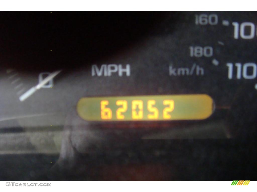 2004 Cavalier Coupe - Victory Red / Graphite photo #18