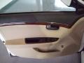2009 Polar White Saturn Aura XR  photo #11