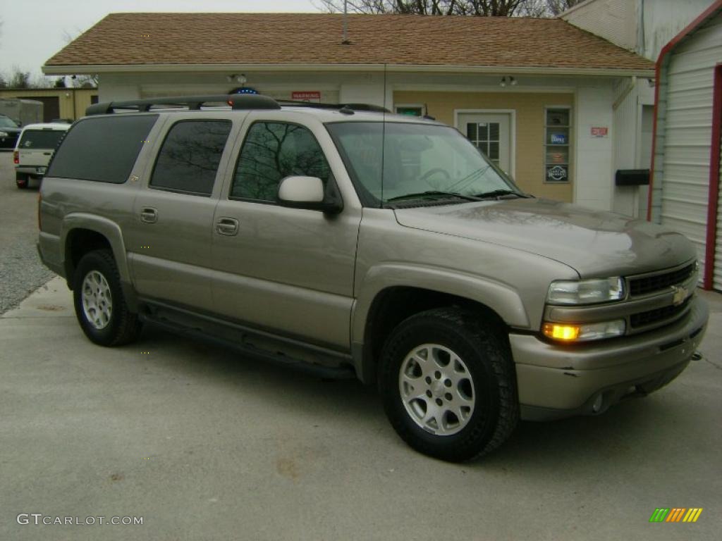 2003 Suburban 1500 Z71 4x4 - Sandalwood Metallic / Tan/Neutral photo #2