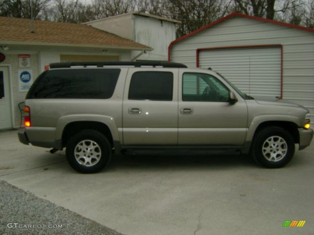 2003 Suburban 1500 Z71 4x4 - Sandalwood Metallic / Tan/Neutral photo #3