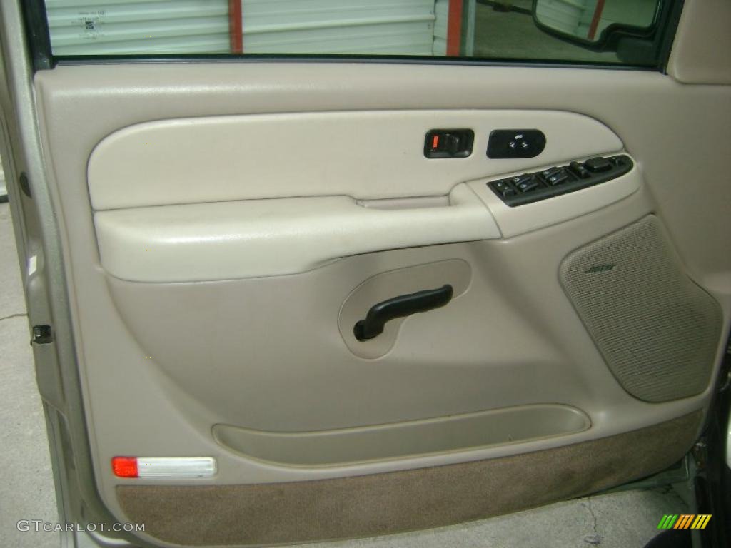 2003 Suburban 1500 Z71 4x4 - Sandalwood Metallic / Tan/Neutral photo #8