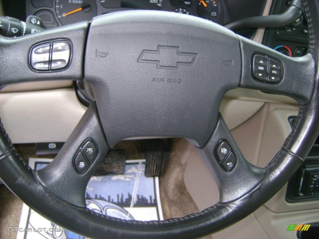 2003 Suburban 1500 Z71 4x4 - Sandalwood Metallic / Tan/Neutral photo #12